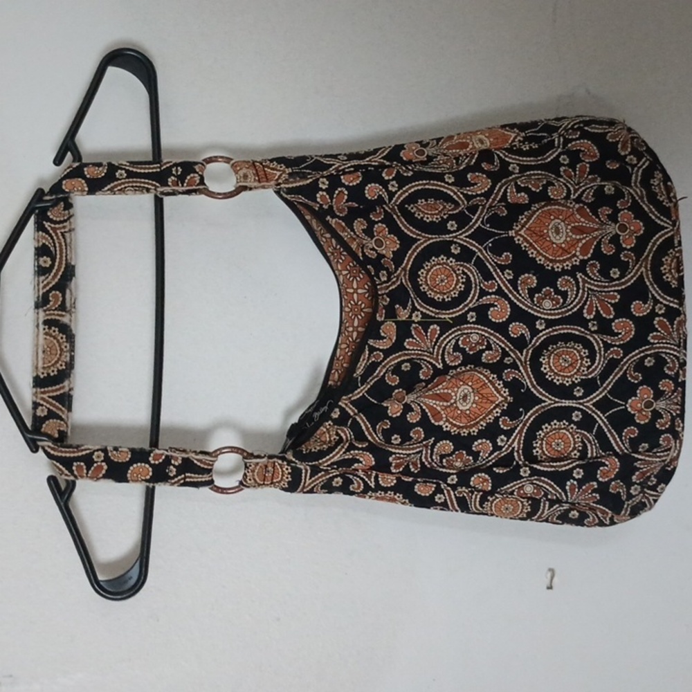 Vera Bradley Purse some wear on handle strap - Picture 4 of 5